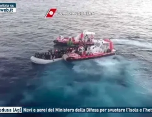 Lampedusa (Ag) – Navi e aerei del Ministero della Difesa per svuotare l’Isola e l’hotspot